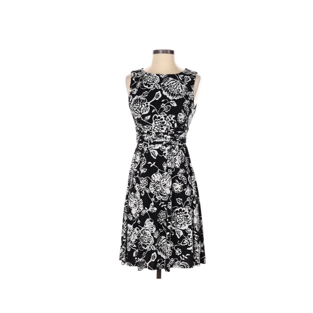 Jessica Howard Sz 4 Black White Floral Dress Ruched Waist Round‎ Neck Sleeveless